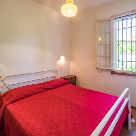 Holiday home Locazione Turistica Cinghiali-2 *